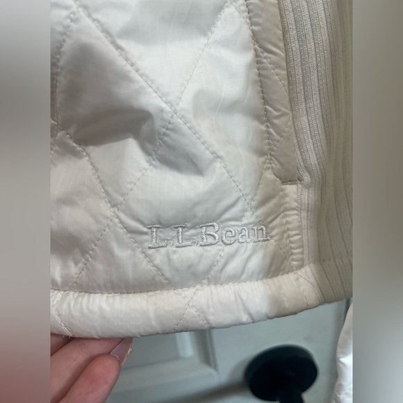 L.L. Bean White Puffer Jacket with Quilted Design - Picture 3 of 5